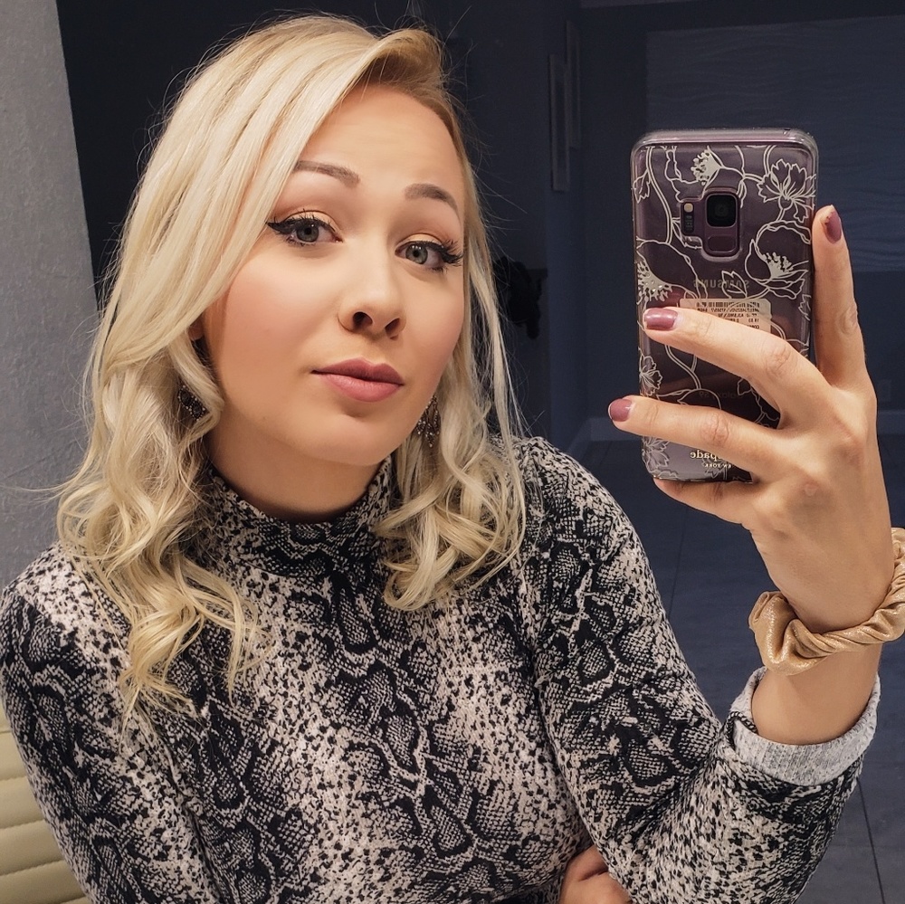 Meet your Posher, Amara